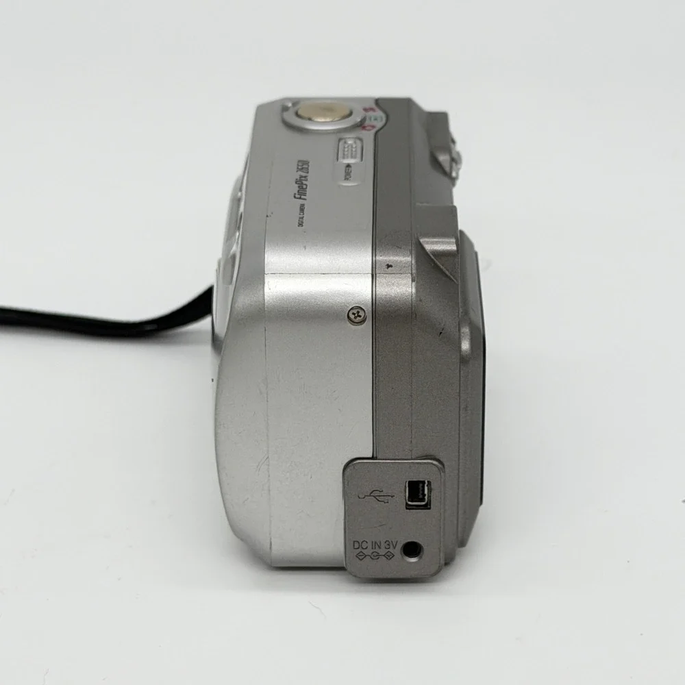 Fujifilm FinePix 2650 Digital Camera Silver 2.0MP 3x Optical Zoom Tested Works